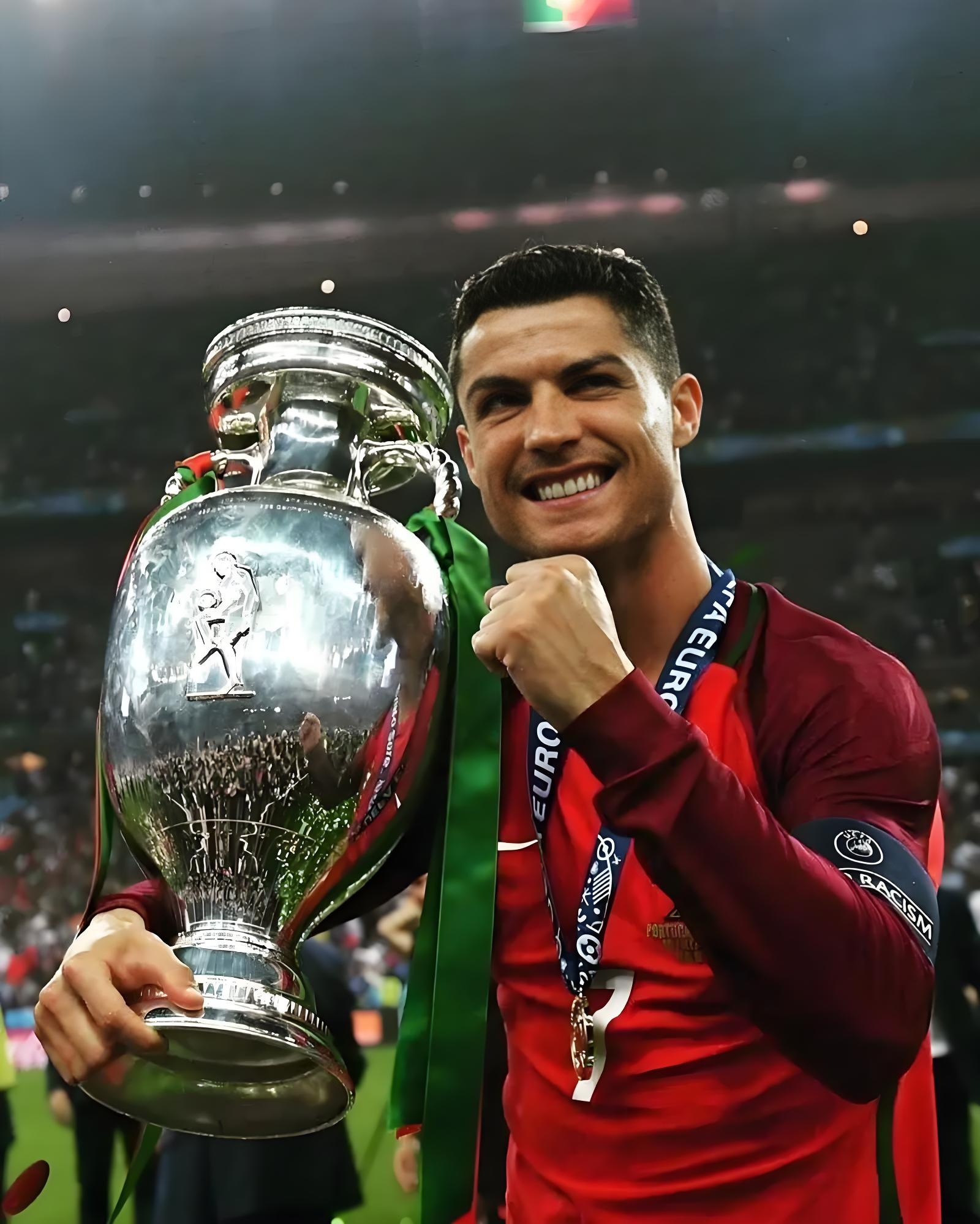 C罗迎来二十赛季高光表现，热火球迷沸腾！